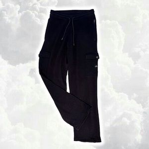 🌷Alo Yoga crochet open knit lounge pants